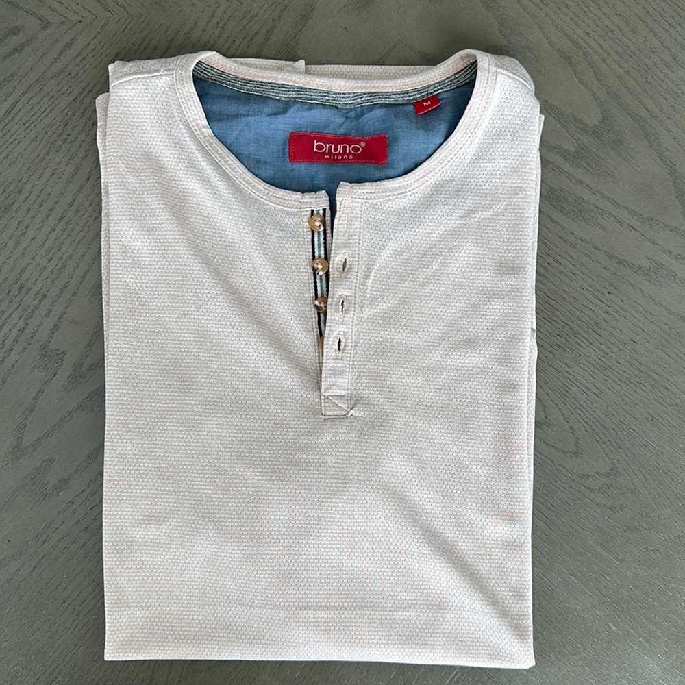 Men’s bruno milano short sleeve shirt size M color is light pink